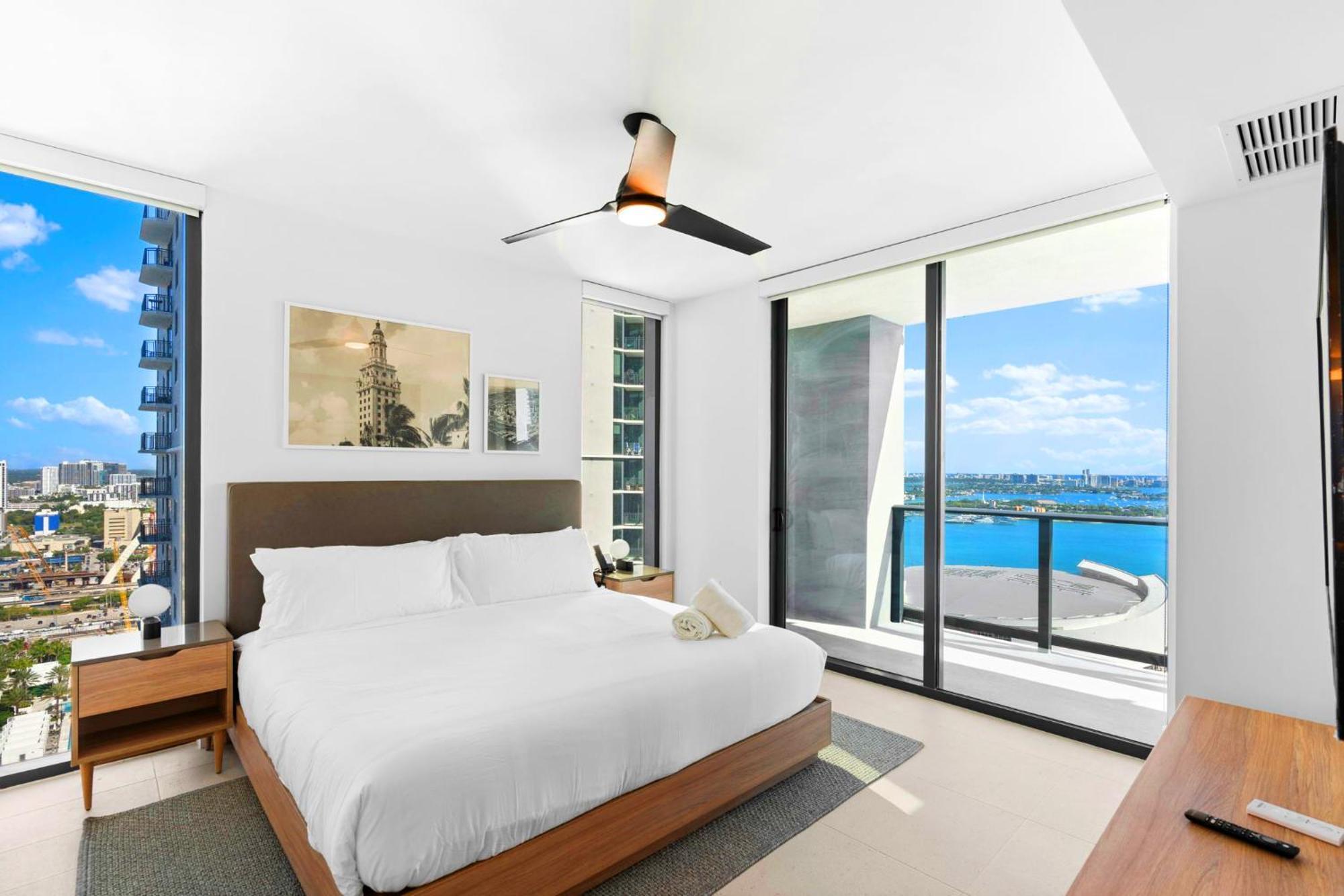 Prime Location By Kaseya Center With Direct Views Apartment Miami