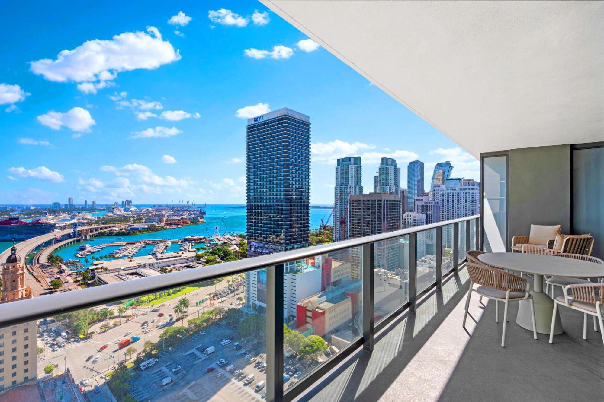 Apartment Prime Location By Kaseya Center With Direct Views